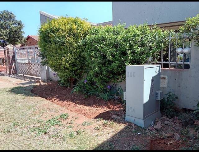 3 BEDROOM HOUSE FOR SALE IN PROTEA GLEN EXT